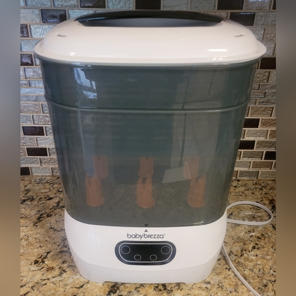 EUC Baby Brezza Sterilizer Dryer Advanced - White - Picture 1 of 4